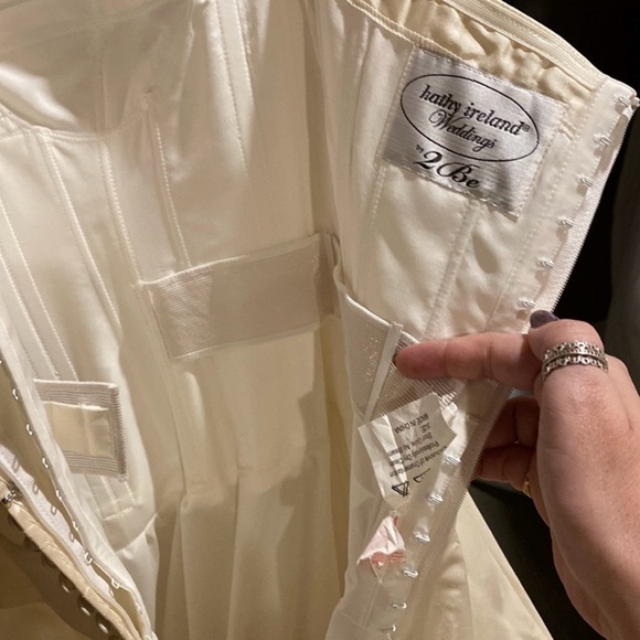 Kathy Ireland 2Be Raw Ivory Silk Ballgown Wedding Gown - Picture 12 of 14